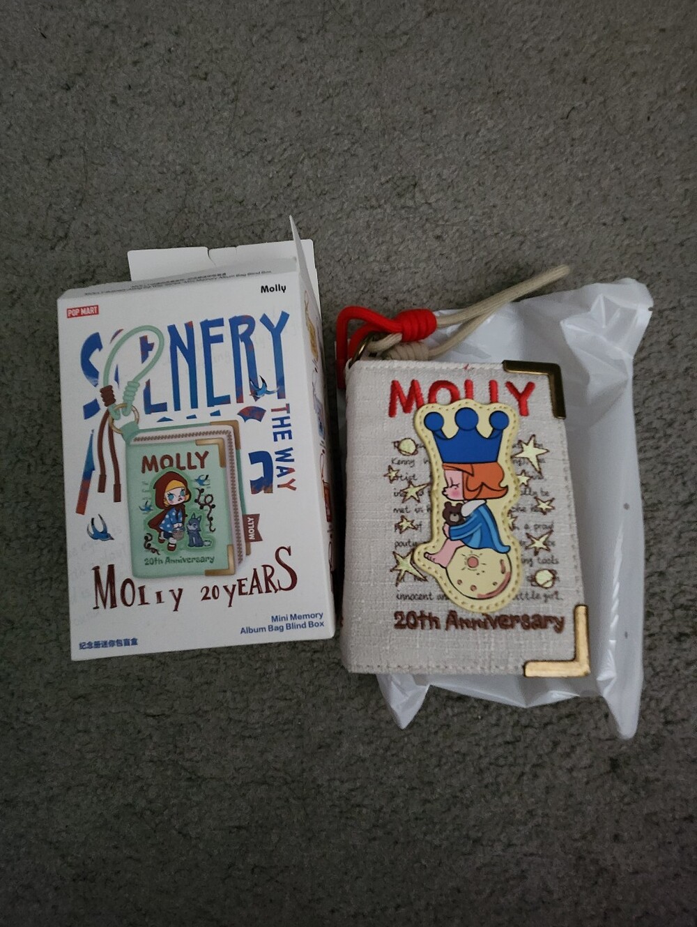 Pop Mart Molly Scenery Along The Way Mini Memory Album Zipper Wallet